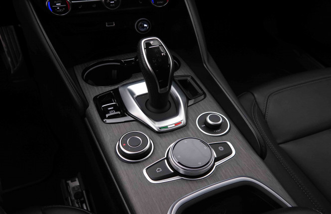 ALFAROMEO_ALFAROMEO_GIULIA_2548616_16.jpg