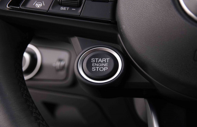 ALFAROMEO_ALFAROMEO_GIULIA_2548616_22.jpg