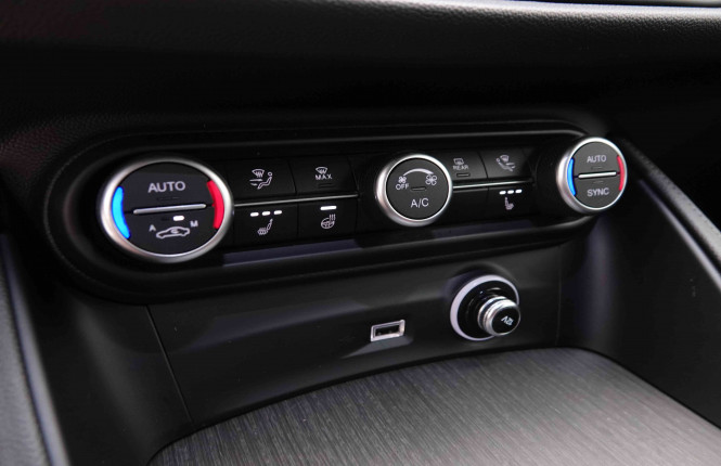 ALFAROMEO_ALFAROMEO_STELVIO_2549245_12.jpg