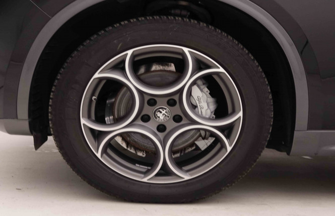 ALFAROMEO_ALFAROMEO_STELVIO_2549245_21.jpg