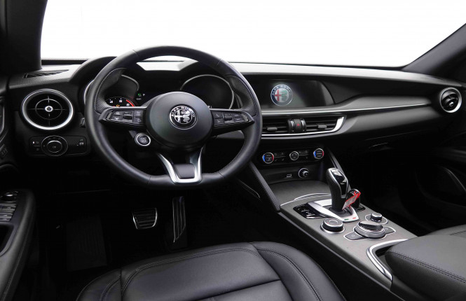 ALFAROMEO_ALFAROMEO_STELVIO_2549245_6.jpg