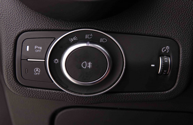 ALFAROMEO_ALFAROMEO_STELVIO_2549245_7.jpg