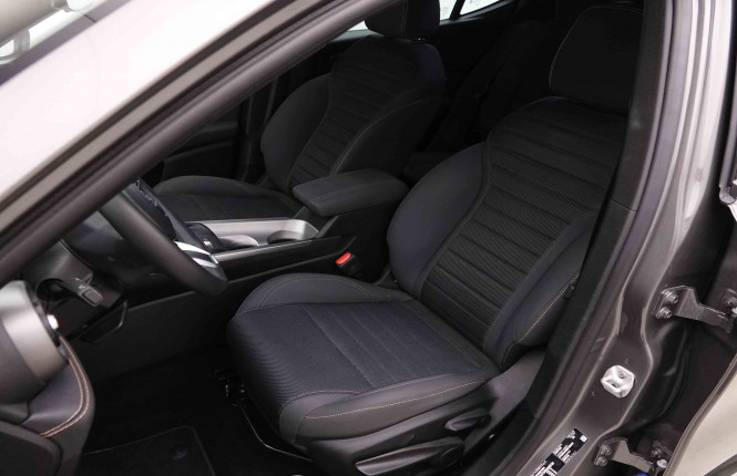 ALFAROMEO_ALFAROMEO_TONALE_2652943_7.jpg ALFAROMEO_ALFAROMEO_TONALE_2652943_7.jpg