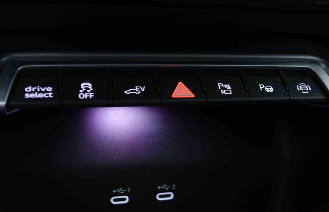 AUDI_AUDI_A3_2654778_16.jpg AUDI_AUDI_A3_2654778_16.jpg