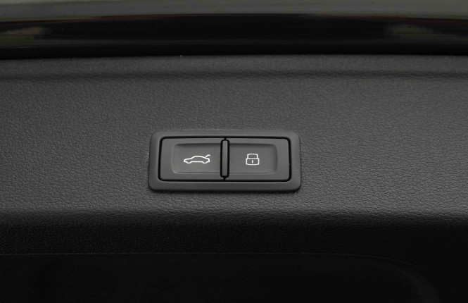 AUDI_AUDI_A4_2654705_6.jpg AUDI_AUDI_A4_2654705_6.jpg