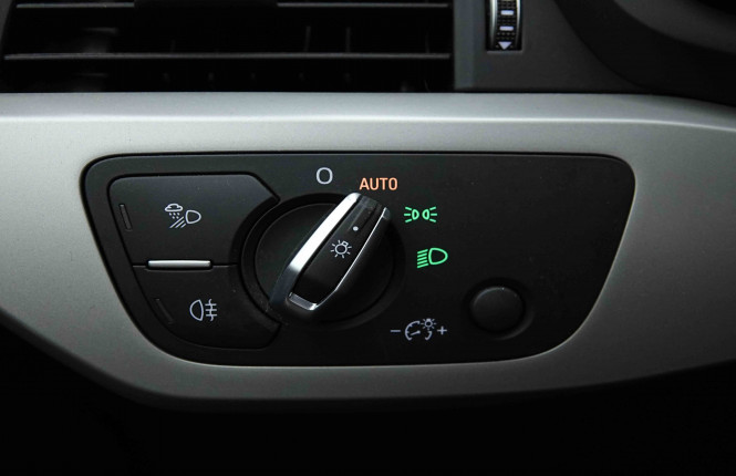 AUDI_AUDI_A4_2654889_21.jpg AUDI_AUDI_A4_2654889_21.jpg