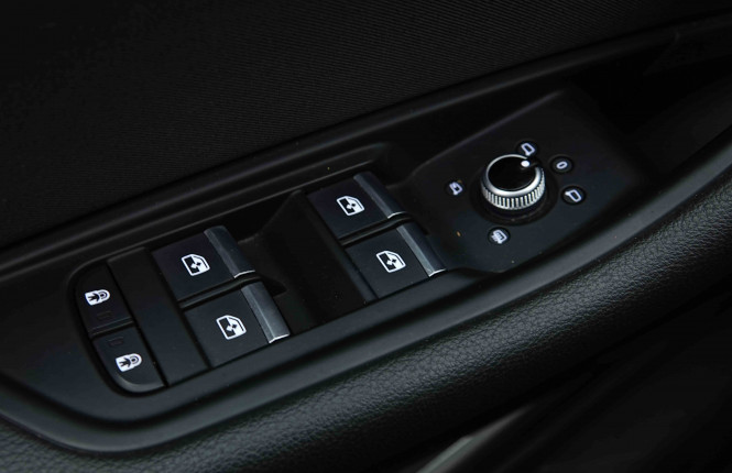 AUDI_AUDI_A4_2654890_22.jpg AUDI_AUDI_A4_2654890_22.jpg