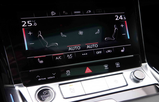 AUDI_AUDI_E_TRON_2551046_14.jpg AUDI_AUDI_E_TRON_2551046_14.jpg