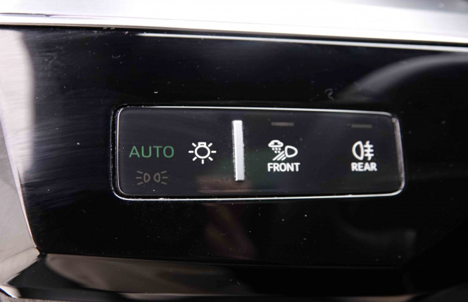 AUDI_AUDI_E_TRON_2551046_18.jpg AUDI_AUDI_E_TRON_2551046_18.jpg