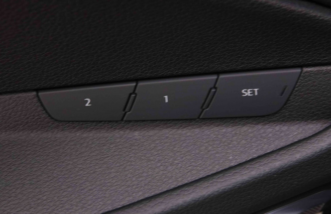 AUDI_AUDI_E_TRON_2551046_20.jpg AUDI_AUDI_E_TRON_2551046_20.jpg