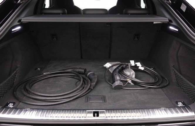 AUDI_AUDI_E_TRON_2551046_5.jpg AUDI_AUDI_E_TRON_2551046_5.jpg