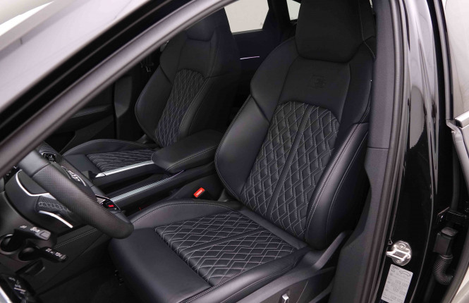 AUDI_AUDI_E_TRON_2551046_7.jpg AUDI_AUDI_E_TRON_2551046_7.jpg