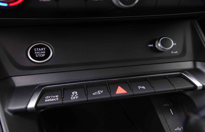 AUDI_AUDI_Q3_2548348_17.jpg