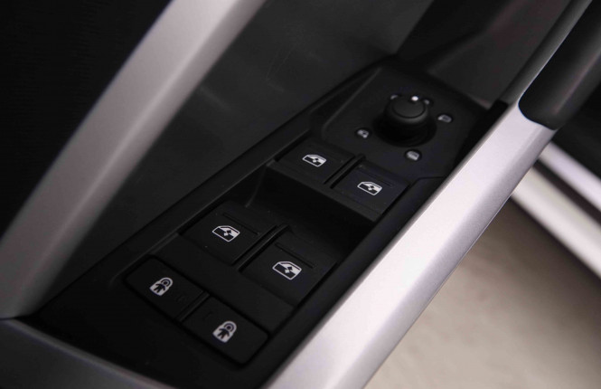 AUDI_AUDI_Q3_2550223_23.jpg