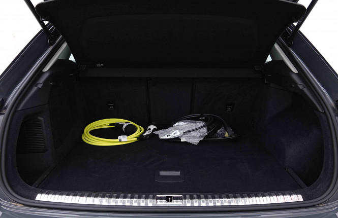 AUDI_AUDI_Q3_2655047_5.jpg AUDI_AUDI_Q3_2655047_5.jpg