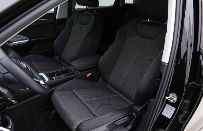 AUDI_AUDI_Q3_2655269_8.jpg AUDI_AUDI_Q3_2655269_8.jpg