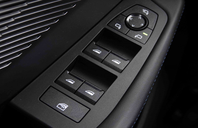 BMW_BMW_1_2551172_19.jpg BMW_BMW_1_2551172_19.jpg