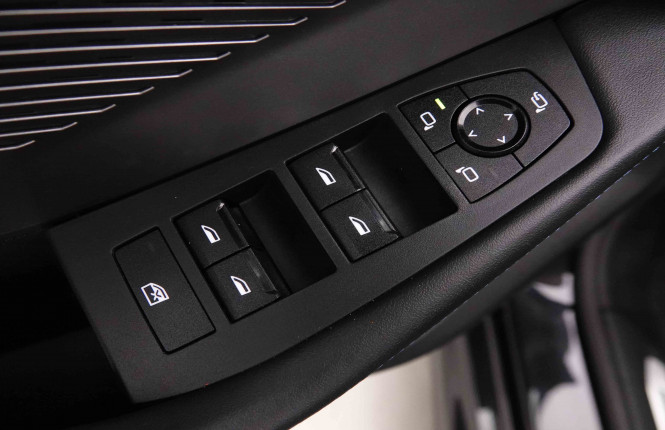 BMW_BMW_1_2651984_18.jpg BMW_BMW_1_2651984_18.jpg