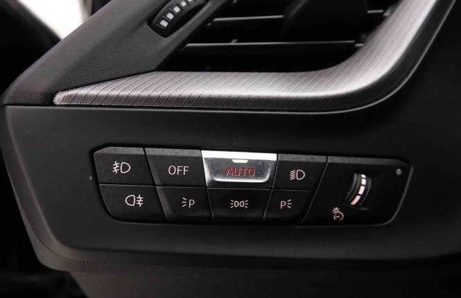 BMW_BMW_1_2652168_18.jpg BMW_BMW_1_2652168_18.jpg