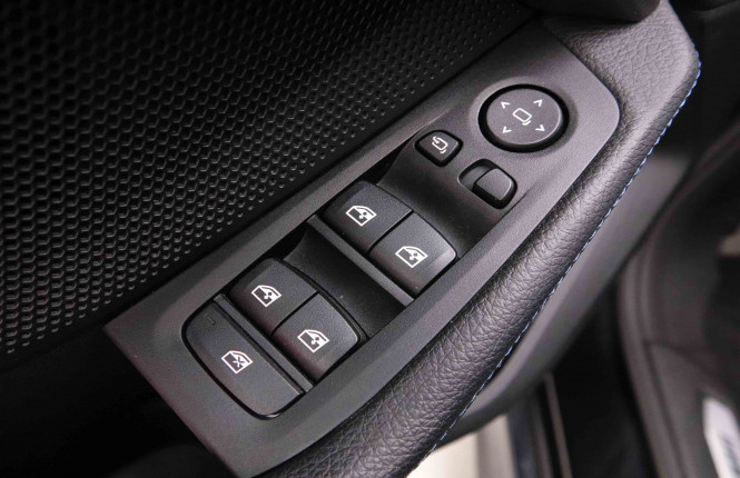 BMW_BMW_1_2652168_19.jpg BMW_BMW_1_2652168_19.jpg