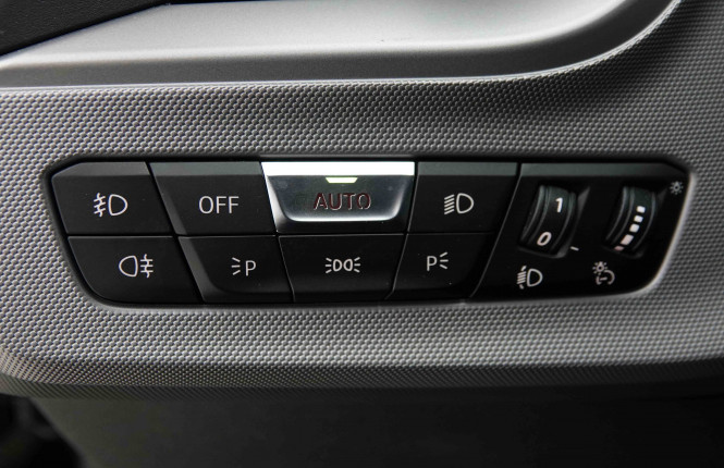 BMW_BMW_1_2652986_21.jpg BMW_BMW_1_2652986_21.jpg