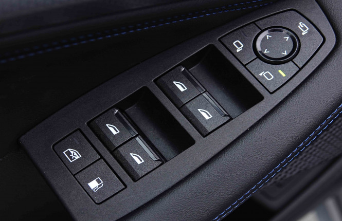 BMW_BMW_2_2654912_20.jpg