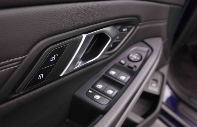 BMW_BMW_3_2549453_26.jpg
