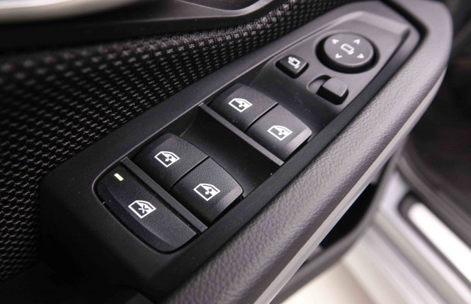 BMW_BMW_3_2550111_25.jpg