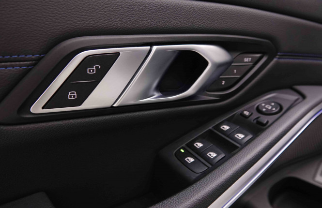 BMW_BMW_3_2551091_24.jpg BMW_BMW_3_2551091_24.jpg