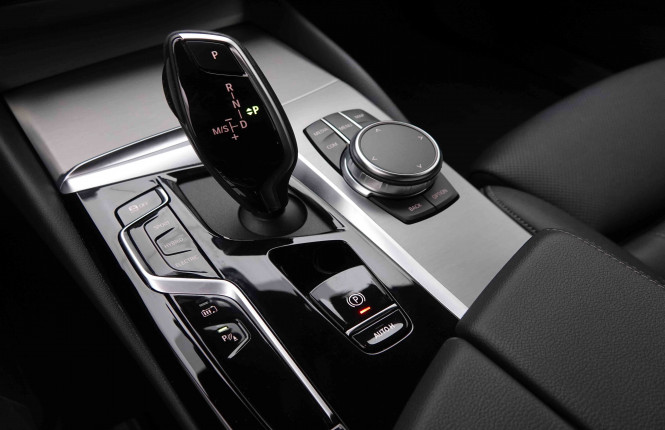 BMW_BMW_5_2550305_17.jpg BMW_BMW_5_2550305_17.jpg