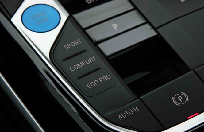 BMW_BMW_I4_2653083_17.jpg