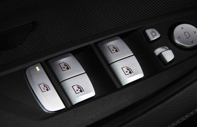BMW_BMW_I4_2653083_24.jpg