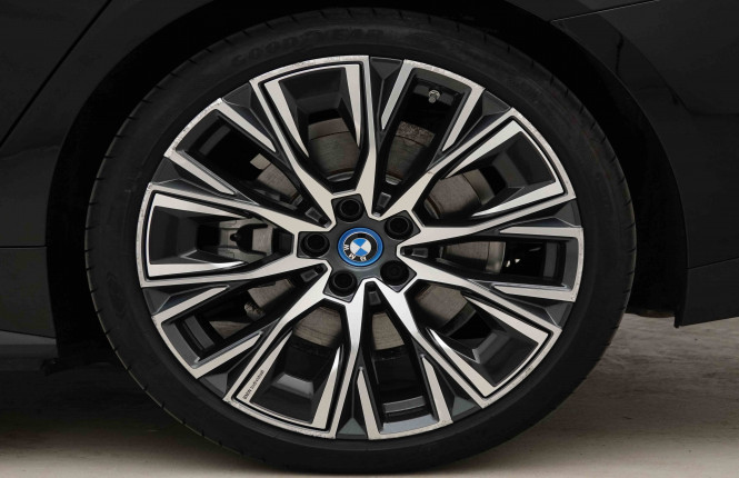 BMW_BMW_I4_2653083_25.jpg