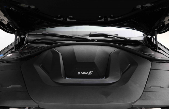 BMW_BMW_I4_2653083_26.jpg