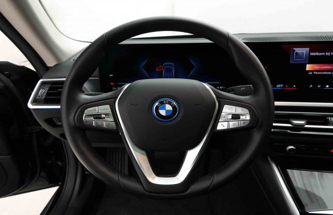 BMW_BMW_I4_2653083_9.jpg
