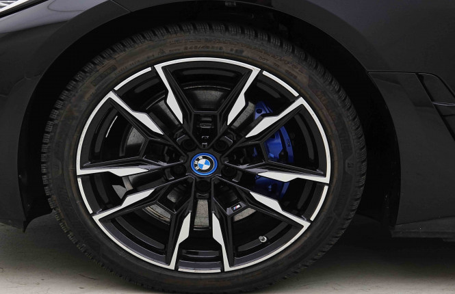 BMW_BMW_I4_2654911_25.jpg