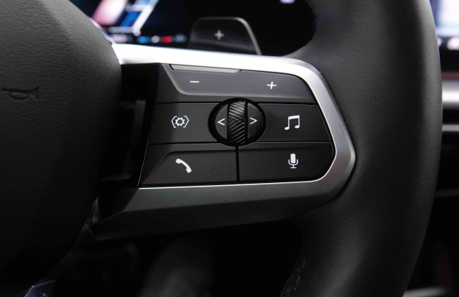 BMW_BMW_X1_2551100_21.jpg BMW_BMW_X1_2551100_21.jpg