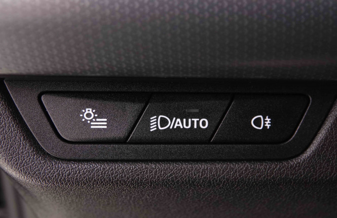 BMW_BMW_X1_2551100_9.jpg BMW_BMW_X1_2551100_9.jpg