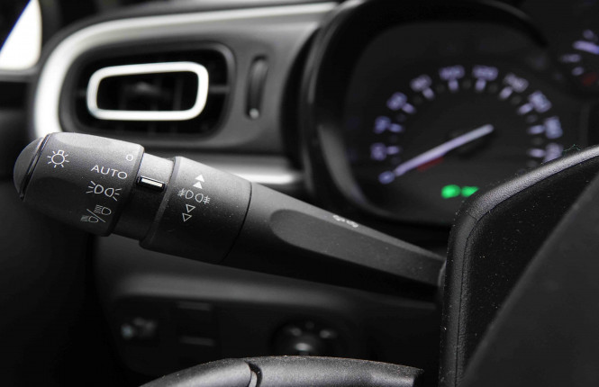 CITROEN_CITROEN_C3_2551061_13.jpg CITROEN_CITROEN_C3_2551061_13.jpg