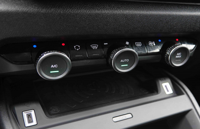 CITROEN_CITROEN_C4 X_2549728_14.jpg