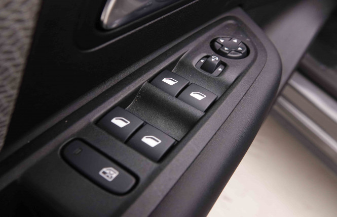 CITROEN_CITROEN_C4 X_2550573_21.jpg CITROEN_CITROEN_C4 X_2550573_21.jpg