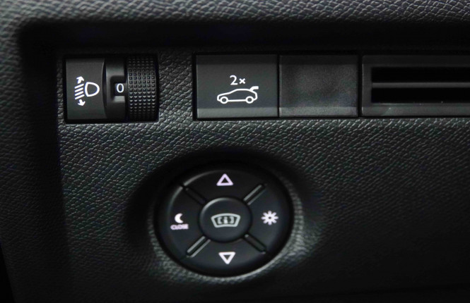 CITROEN_CITROEN_C4 X_2652110_22.jpg