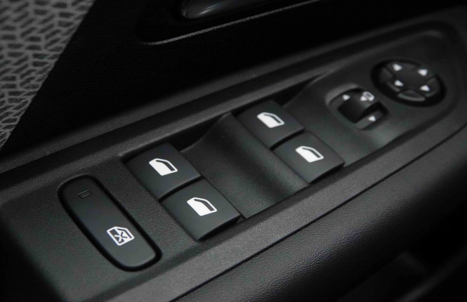 CITROEN_CITROEN_C4 X_2652110_24.jpg