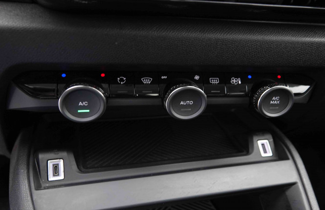 CITROEN_CITROEN_C4 X_2652644_13.jpg