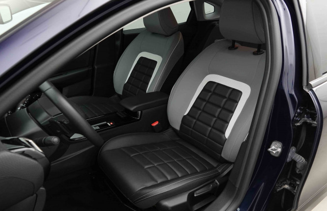 CITROEN_CITROEN_C4 X_2653656_6.jpg CITROEN_CITROEN_C4 X_2653656_6.jpg