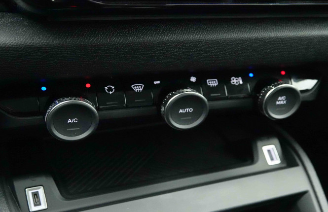 CITROEN_CITROEN_C4 X_2653657_14.jpg CITROEN_CITROEN_C4 X_2653657_14.jpg