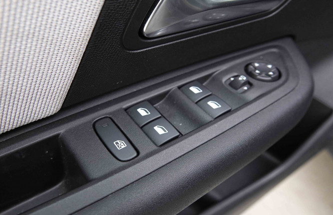CITROEN_CITROEN_C4 X_2653783_17.jpg CITROEN_CITROEN_C4 X_2653783_17.jpg
