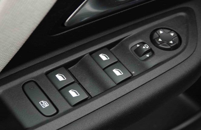 CITROEN_CITROEN_C4 X_2653784_20.jpg CITROEN_CITROEN_C4 X_2653784_20.jpg
