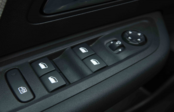 CITROEN_CITROEN_C4 X_2653785_20.jpg CITROEN_CITROEN_C4 X_2653785_20.jpg