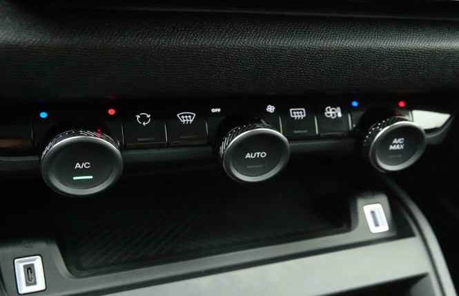 CITROEN_CITROEN_C4 X_2653790_14.jpg CITROEN_CITROEN_C4 X_2653790_14.jpg